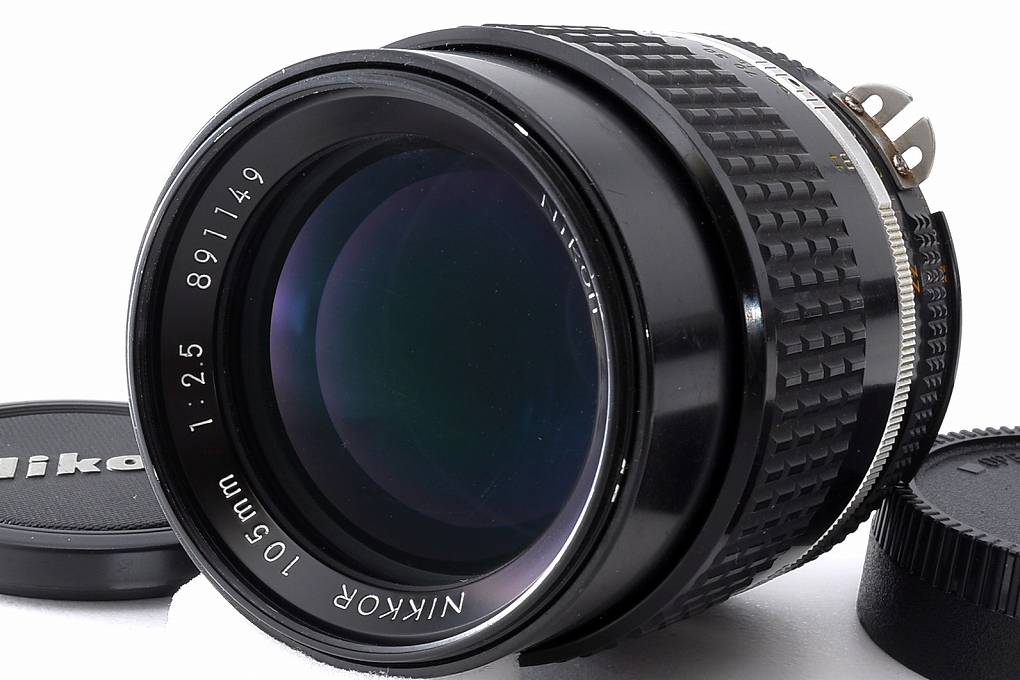 Nikon Ai-s Nikkor 105mm F2.5 lens